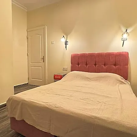 Callisto Pub & Kitchen & Hotel *