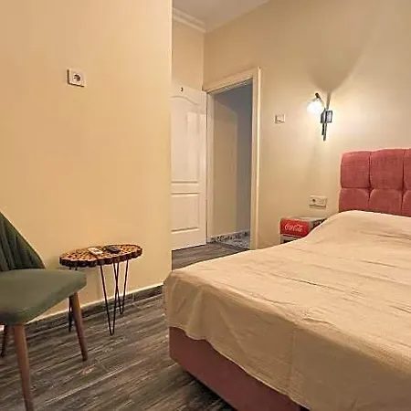 Callisto Pub & Kitchen & Hotel